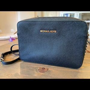 Michael Kors Women's Jet Set Large Crossbody